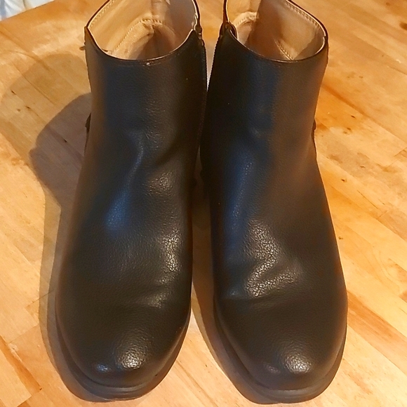 SOUL Naturalizer CALM Buckle Boots/ Mint Condition/Sz 8 - Picture 1 of 5